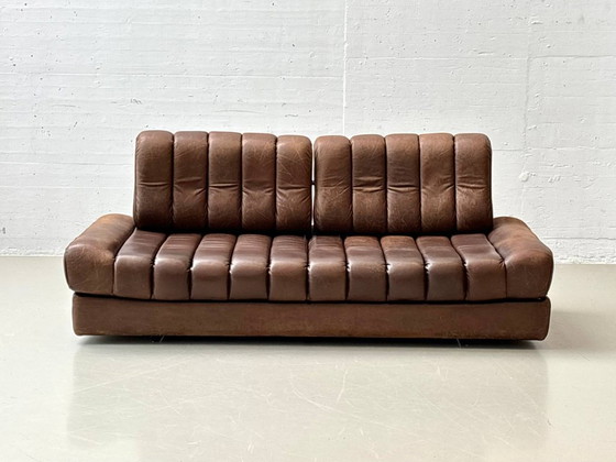 Image 1 of Sofá cama DS-85, un modelo emblemático de De Sede, color marrón coñac, Suiza, década de 1960.