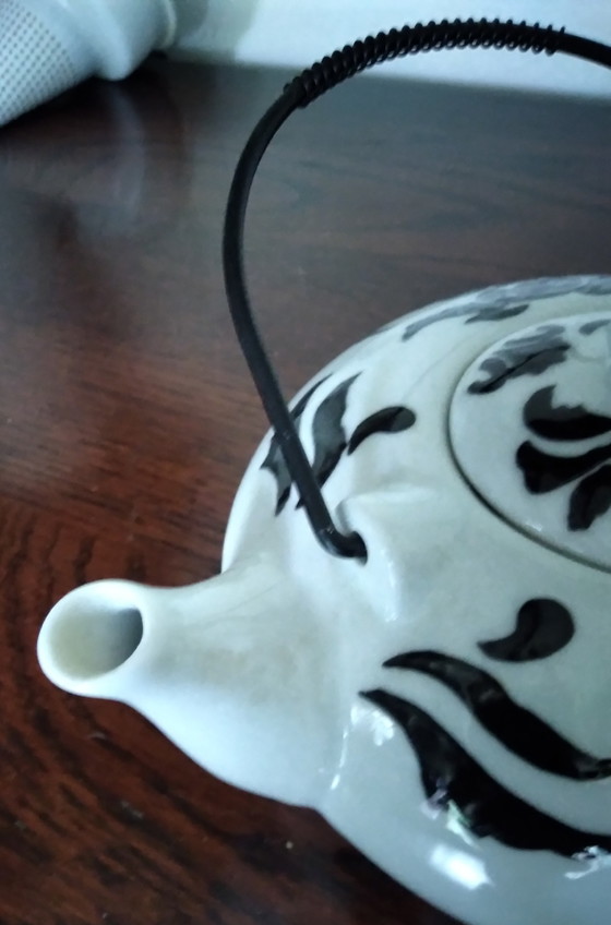 Image 1 of Juego de té blanco y negro, estilo asiático, porcelana.