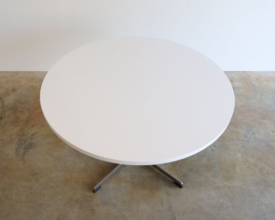 Image 1 of Vintage white round dining table 120 cm