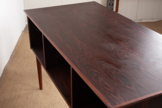 Image 1 of Scrivania danese in palissandro e base in teak, disegnata da Johannes Andersen nel 1960.