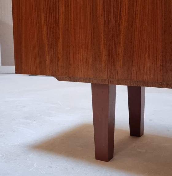 Buffet bas des années 70 – Bois (photo 11 of 17)