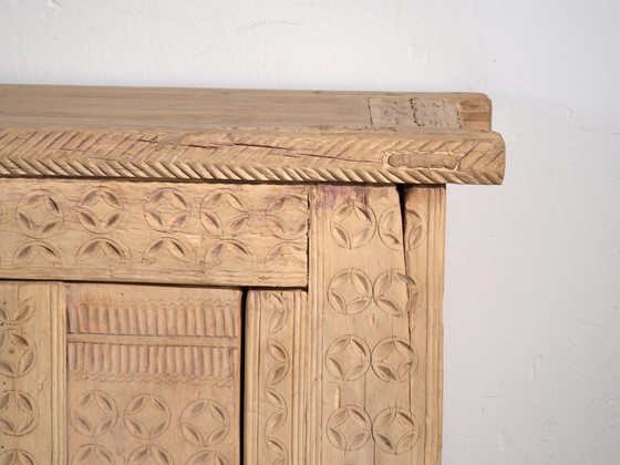 Antique carved low sideboard in fir wood – China, circa 1930 (photo 33 of 40)
