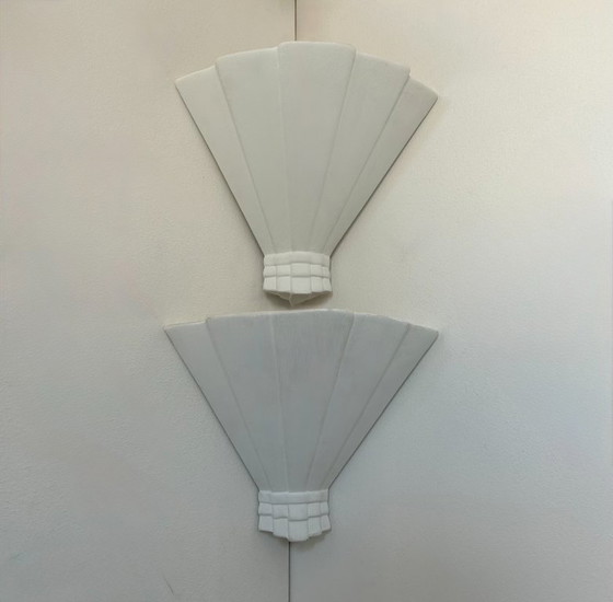 Image 1 of Een paar vintage hoekwandlampen, mat wit gips, Frankrijk, 1970