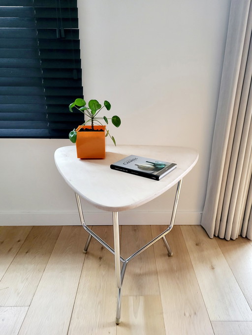 Table d'appoint tripode avec plateau en chrome et bois, années 1960