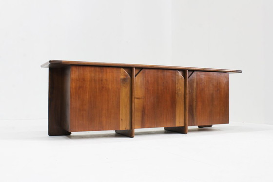 Image 1 of Vintage Italiaans notenhouten dressoir van Ammannati en Vitelli voor Catalano