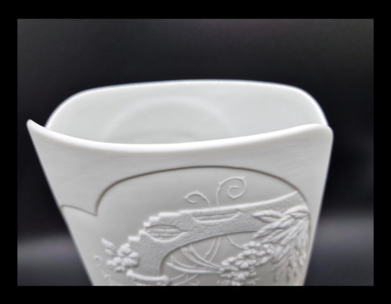 Image 1 of Vintage AK Kaiser porcelain relief vase – Manfred Frey – Model 0315