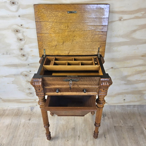 Mesa de costura Biedermeier antigua / mesa auxiliar de chapa de madera de raíz / mesa de almacenamiento