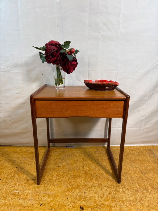 Vintage G Plan Teak Side Table / Lamp Table – Mid Century Modern – 1960s  Bring timeless British mid-century design into your ho