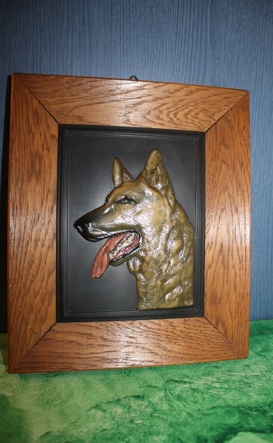 Image 1 of Handgefertigtes Schäferhund-Reliefbild im sehr massiven Holzrahmen, Einzelanfertigung, vintage vermutlich aus den 60er Jahren