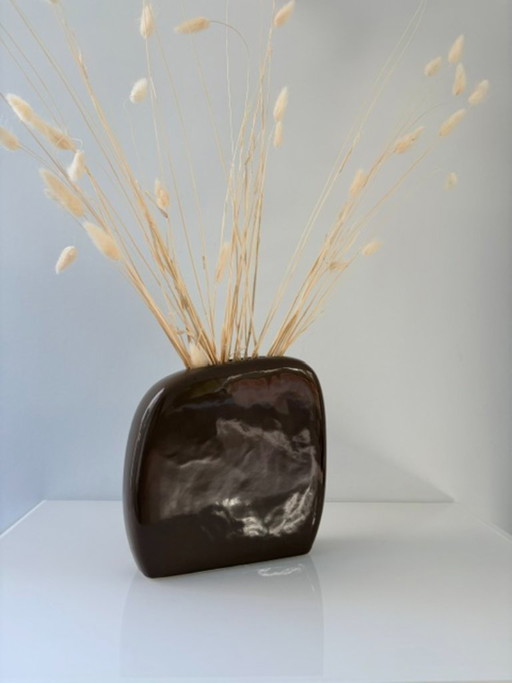 Vase en céramique marron chocolat – design doux Japandi