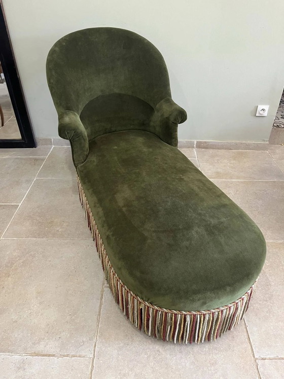 Chaise longue vintage in velluto verde scuro con frange multicolori. – Wood, Velvet, Art Nouveau (photo 2 of 18)
