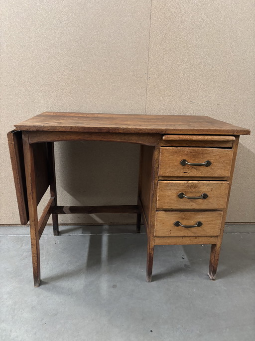 Escritorio infantil antiguo