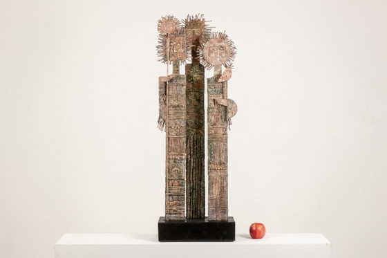 Image 1 of Lawrence. Doppelseitige, geschnitzte Holzskulptur. 20. Jahrhundert.