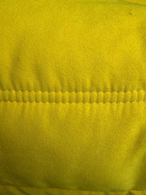 Puf Togo de Ligne roset, Reposapiés y pufs, Textil, Amarillo (foto 4 de 5)