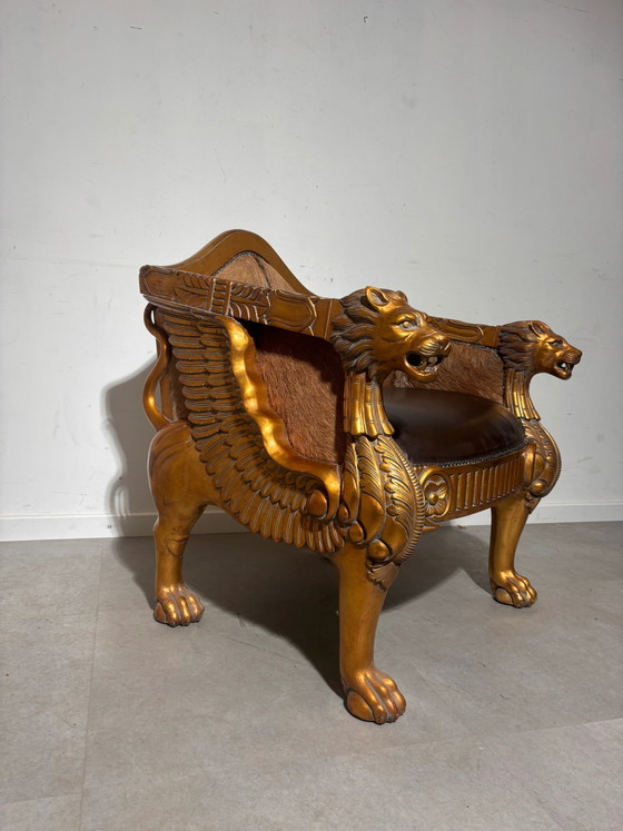Sillón Trono de León Real – Piel de Vaca y Detalles Dorados – Sillones (photo 6 of 7)