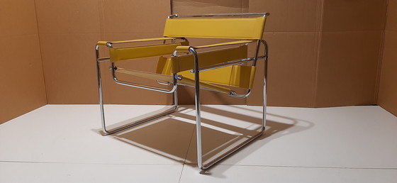 Image 1 of Knoll Wassily B3 New-Never-Used Armchair In Amber Leather By Marcel Breuer