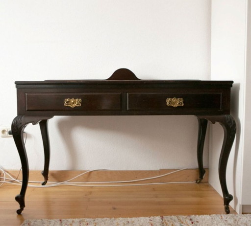 English mahogany table