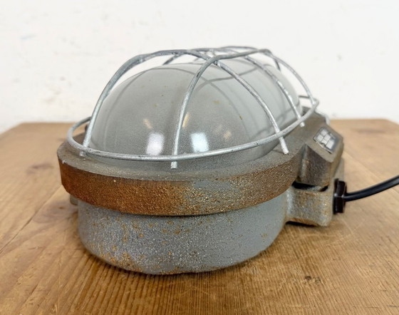 Image 1 of Applique industriale in ghisa grigia di Elektrosvit, anni '60