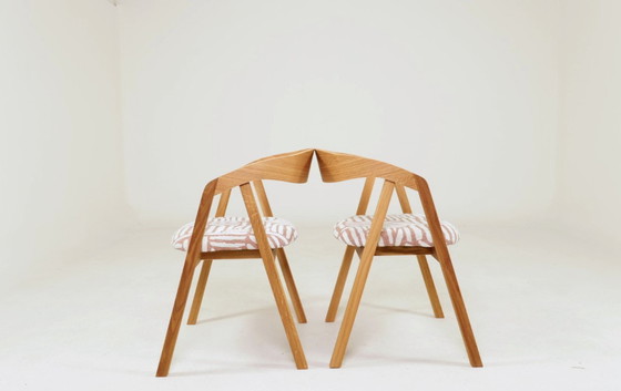 Image 1 of Handcrafted solid oak dining chairs sculpture Scandinavian modern design 