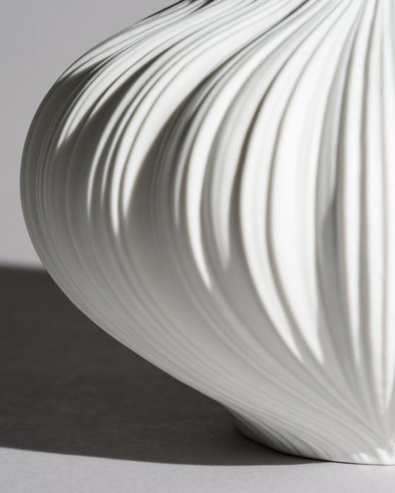 Image 1 of Martin Freyer para Rosenthal "Plissée" Bisque Porcelain Vase Duo, Alemania 1968