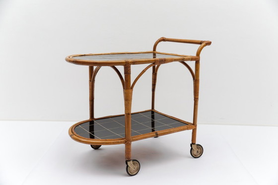 Image 1 of Serveerwagen van bamboe en rotan, Italië, jaren 50