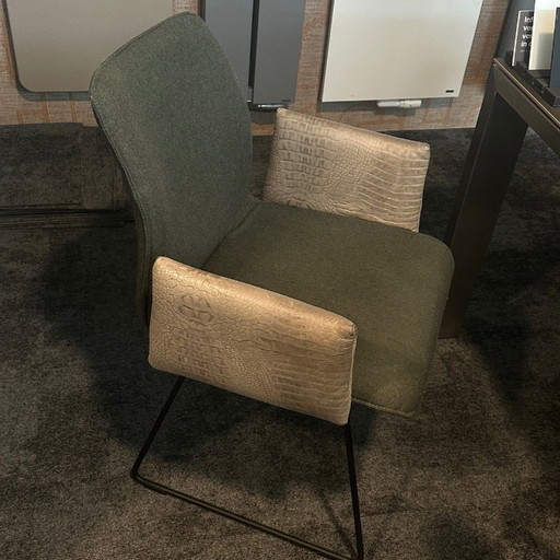 Chaise de salle à manger Myron de HE Design