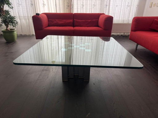 Vintage Design Coffee Table 110x110cm - Geometric Base