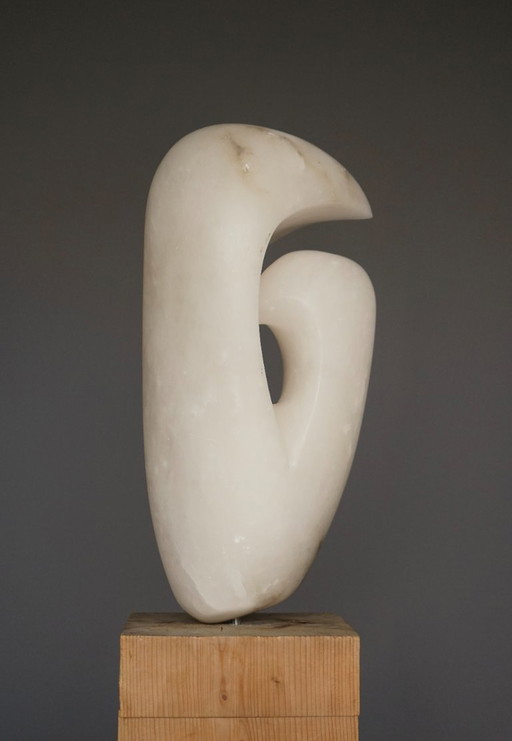 Grande sculpture abstraite en pierre d'albâtre. Années 1970