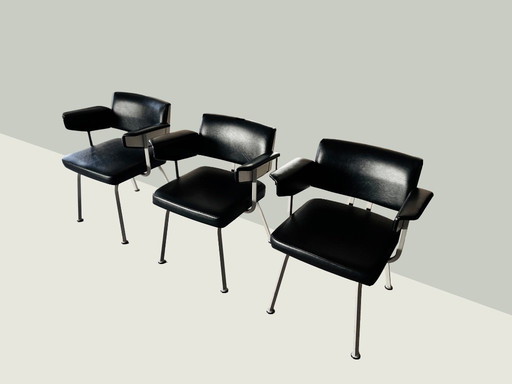 Ahrend De Cirkel Friso Kramer chairs 1960s black leather