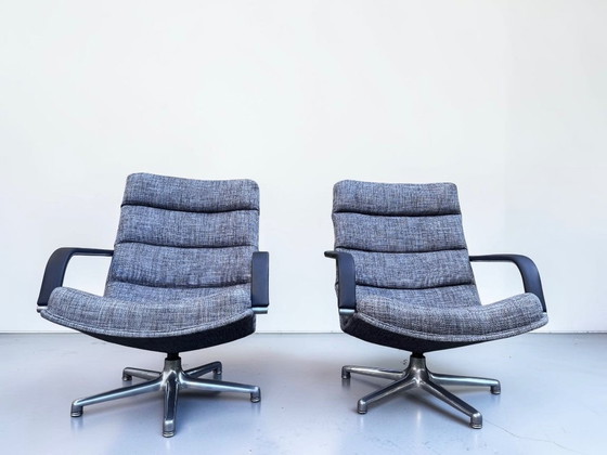 Set Grijze Artifort Draaifauteuils – Chrome (photo 5 of 7)
