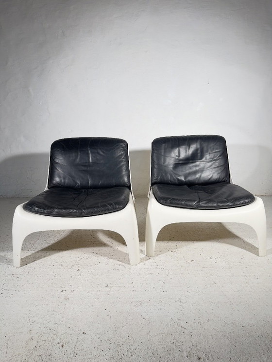 Iconiche poltrone lounge in fibra di vetro degli anni '70, in stile "era spaziale", di Carl Straub. (photo 8 of 14)