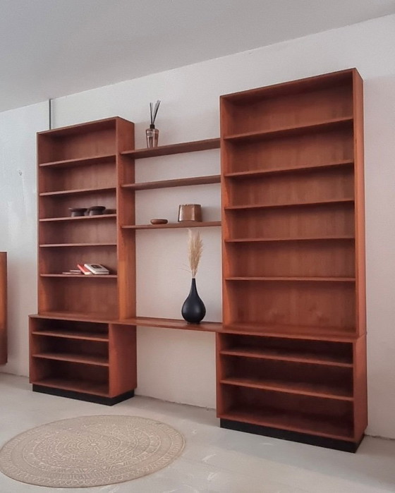 Image 1 of Librería de mediados de siglo