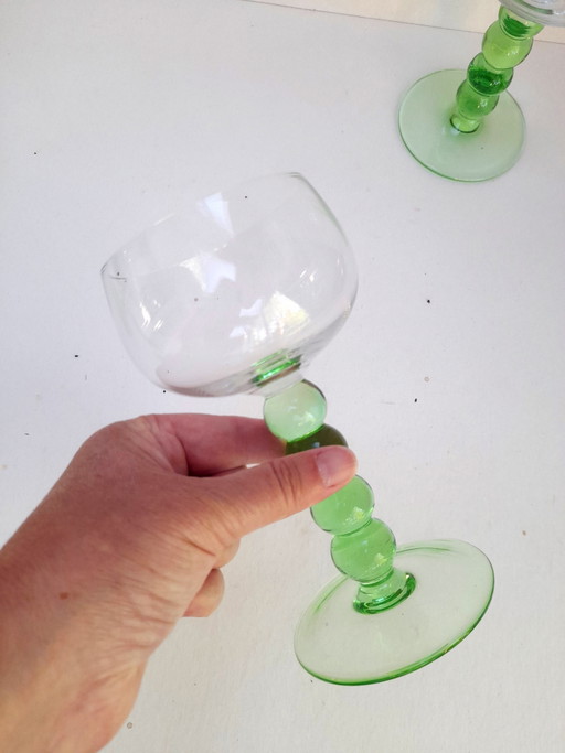 Set of 5 vintage 80s green stemmed glasses