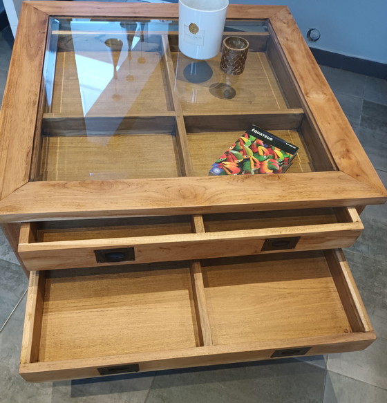 Image 1 of Wunderschöner Couchtisch aus exotischem Holz.