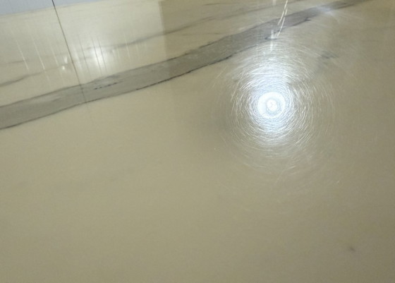 Image 1 of Round marble dining table with tulip-shaped base 1960s