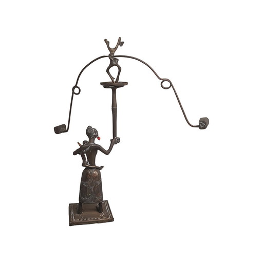 Figurine de balance en bronze du Bénin, milieu du 20e siècle