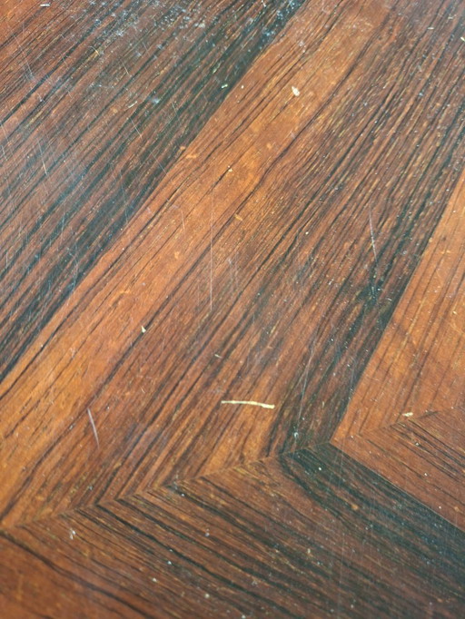 Escritorio vintage de estilo neoclásico