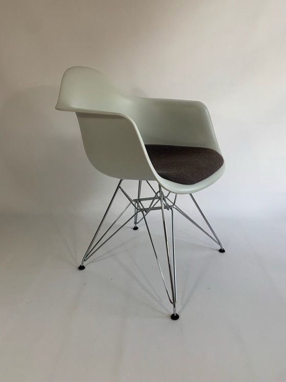 4x chaises Vitra Eames DAR – Chaises de salle à manger, Chrome, Plastique (photo 3 of 7)