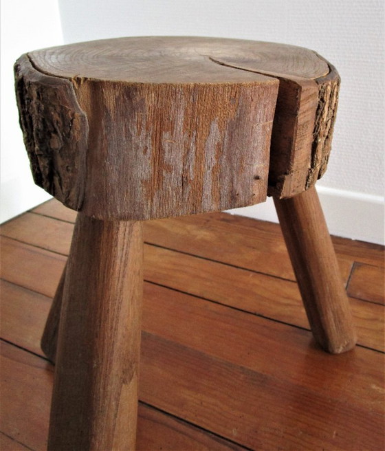 Image 1 of Dreibeiniger Hocker aus Holz französische Volkskunst
