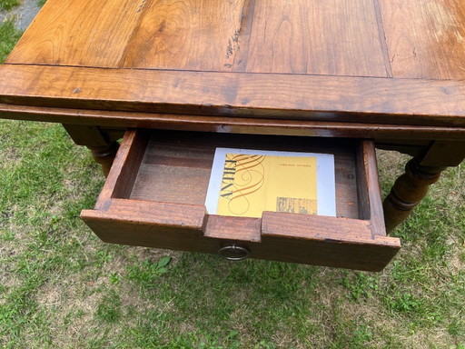 Table ancienne en bois de cerisier