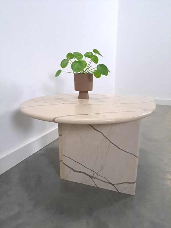 Image 1 of Marble teardrop-shaped table