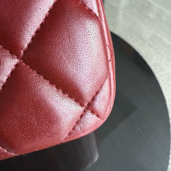 Image 1 of Borsa Chanel Classic Flap Jumbo - Doppia patta 30 cm in pelle di agnello trapuntata rosso scuro con finiture argentate, serie 15