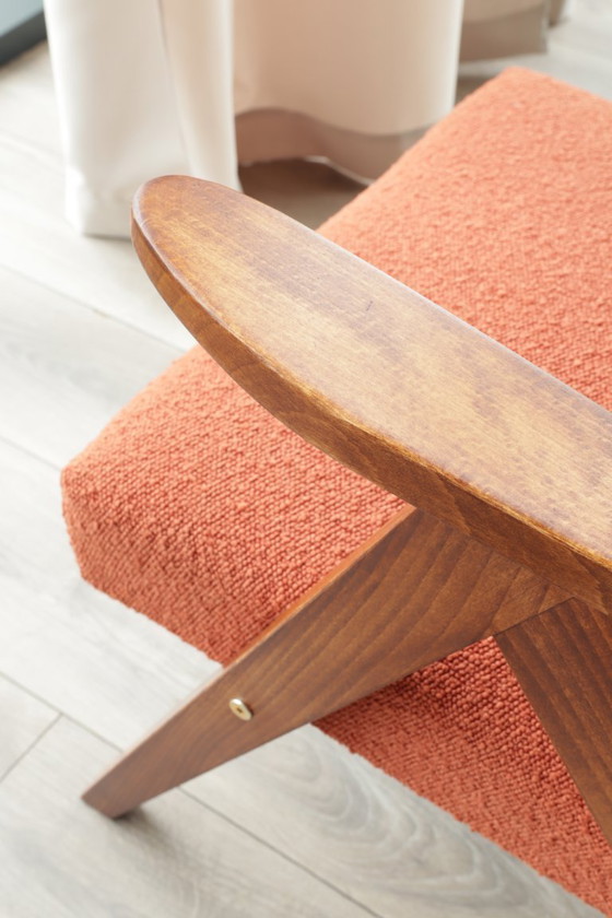 Image 1 of Mid Century Sessel Terracotta Boucle Skandinavisches Design Sessel aus Holz