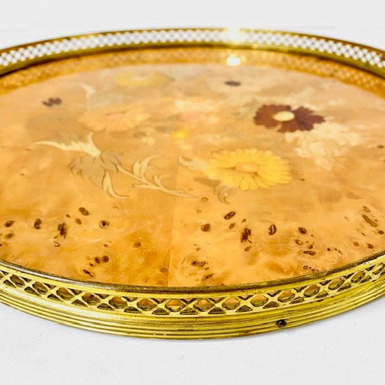 Image 1 of Vassoio in legno italiano d'ottone vintage rotondo con legno intarsiato Sorrento 1940s