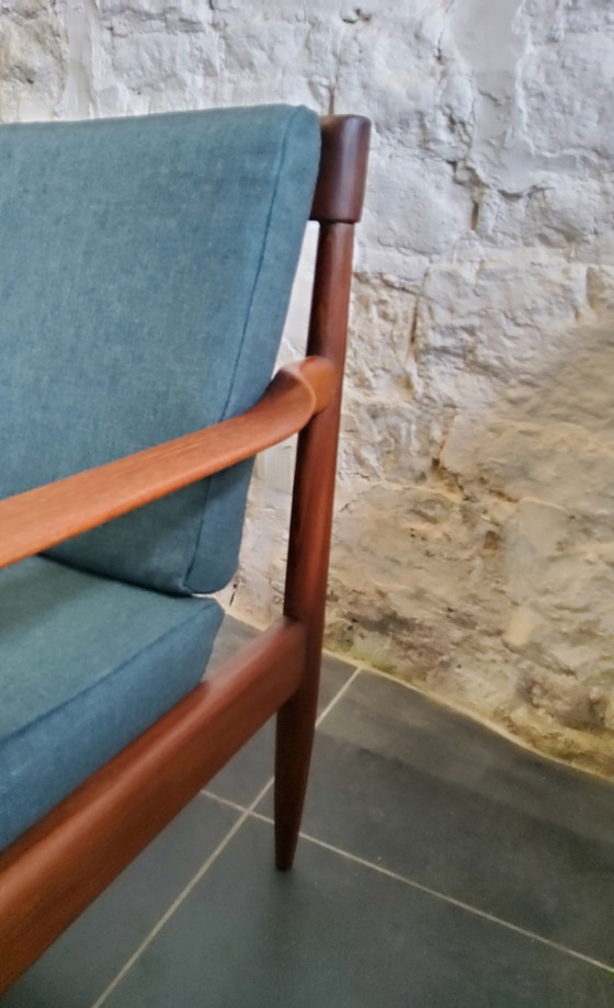 Image 1 of Vintage Scandinavische 3-zitsbank van massief hout
