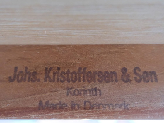 Image 1 of Vintage eettafel van teakhout, Deense stijl uit het midden van de 20e eeuw.