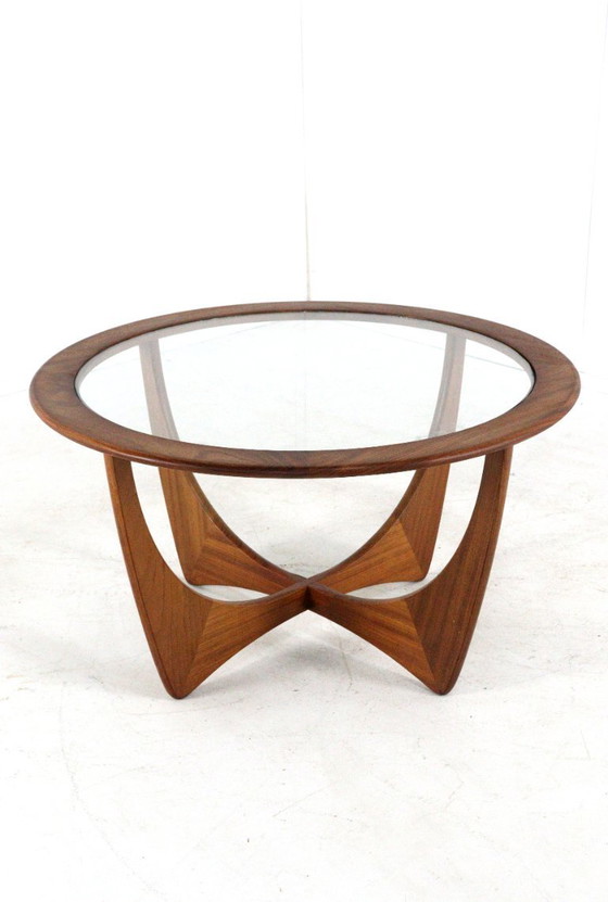 Image 1 of Tavolino rotondo Viktor Wilkens G Plan Astro con piano in vetro vintage 'Ludlow'