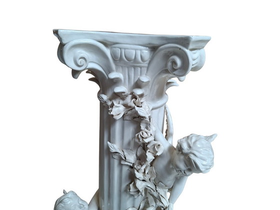 Image 1 of Elegante Säule mit Keramikengeln – Neobarockstil (1980er Jahre)