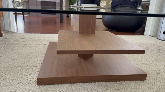 Image 1 of Moderne design salontafel noten met glasplaat 