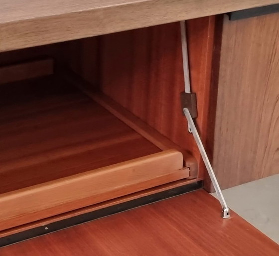 Image 1 of Credenza bassa di metà secolo